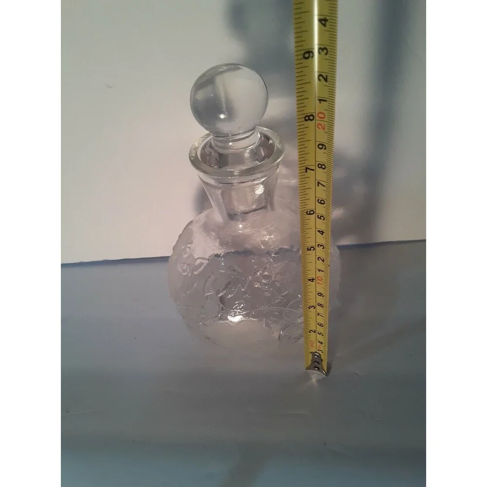 Classic Etched Decanter With Stopper